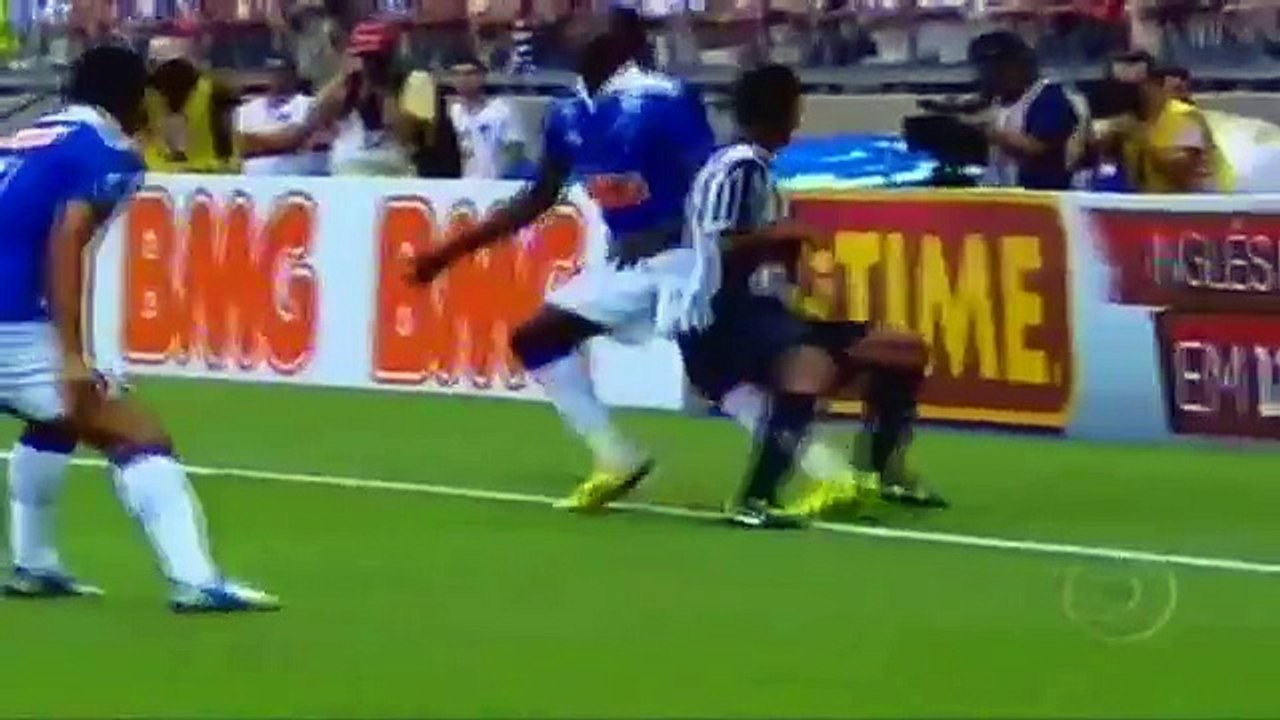 Ronaldinho - Sombrero Skill vs Cruzeiro - 03_02_2013
