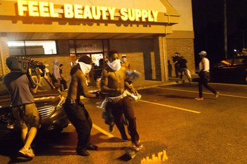 REPOST: THE FIX IS IN: FERGUSON POLICE ALLOWING PEOPLE TO LOOT. ENACT CURFEW.