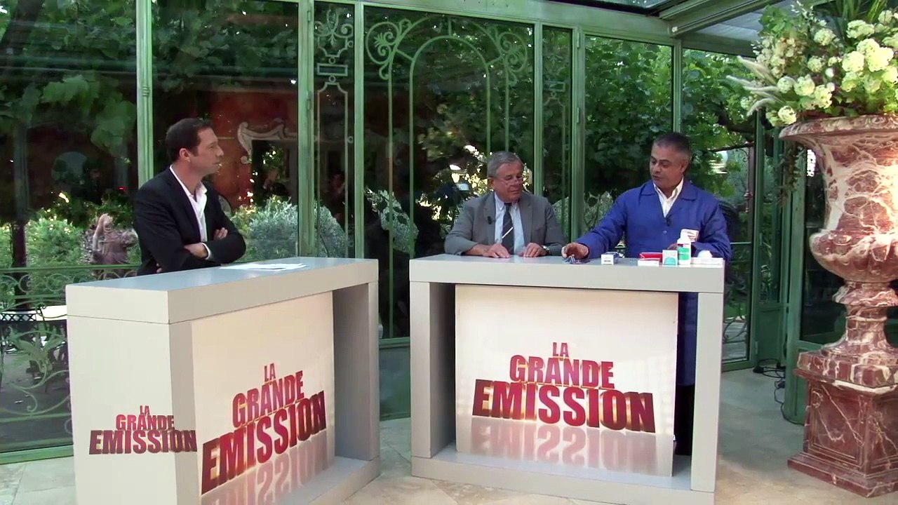 UNE PHARMACIE DANS SON ATELIER DE BRICOLAGE