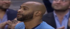 Vince Carter des Toronto Raptors en pleurs après un hommage magnifique de son équipe!