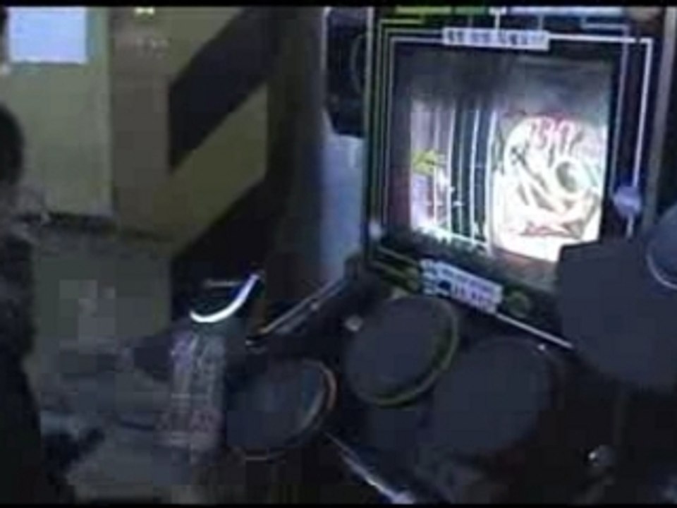 ペットボトルでドラムマニア