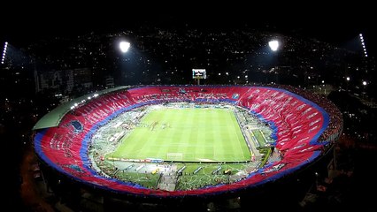 Un tifo gigantesque dans tout le stade !