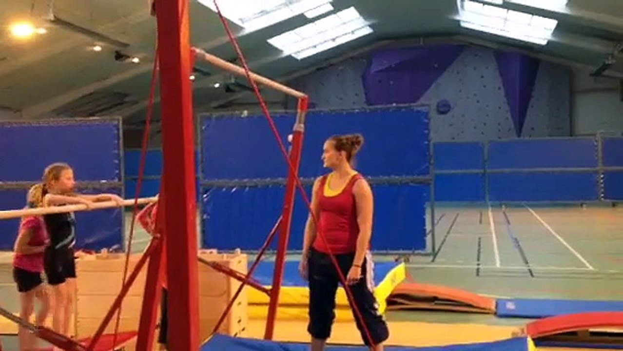 Janaelle - Les premières sortie "salto" aux Barres