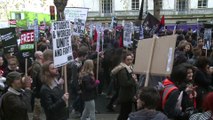 Londres :les étudiants manifestent contre les frais d'inscription