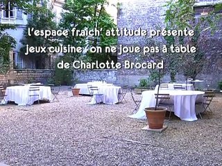 On ne parle pas la bouche pleine !