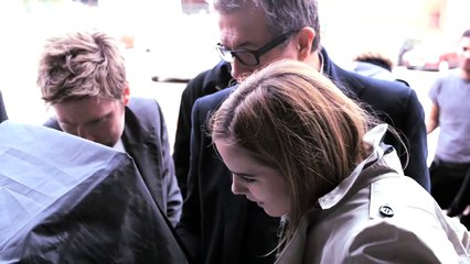 Coulisses : Emma Watson pose pour Burberry