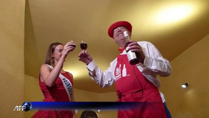 L'arrivée du Beaujolais fêtée au Japon dans un spa de vin