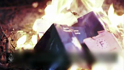 Franceses do EI queimam os passaportes