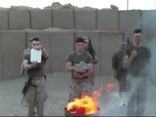 Honras militares para queimar pornografia!