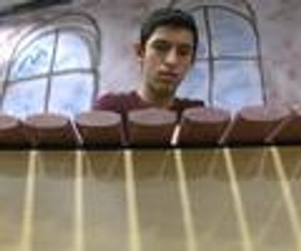 Öğretmenin azmi, işitme engellilere orkestra kurdurdu