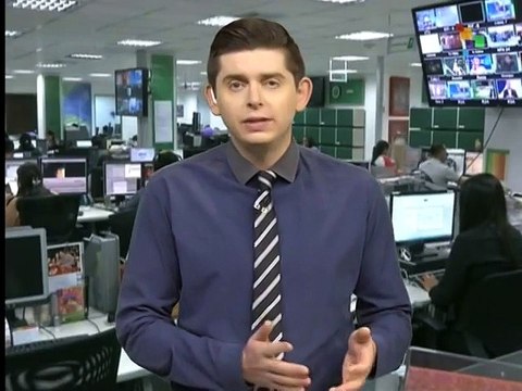 Israeli soldiers protect settlers as they attack Palestinians