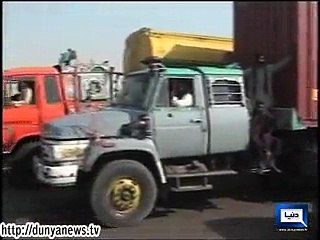 Karachi- Container falls on car, driver safe