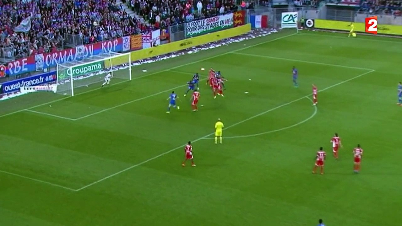 Corruption de matches de Ligue 2 : six dirigeants et intermédiaires présentés aux juges