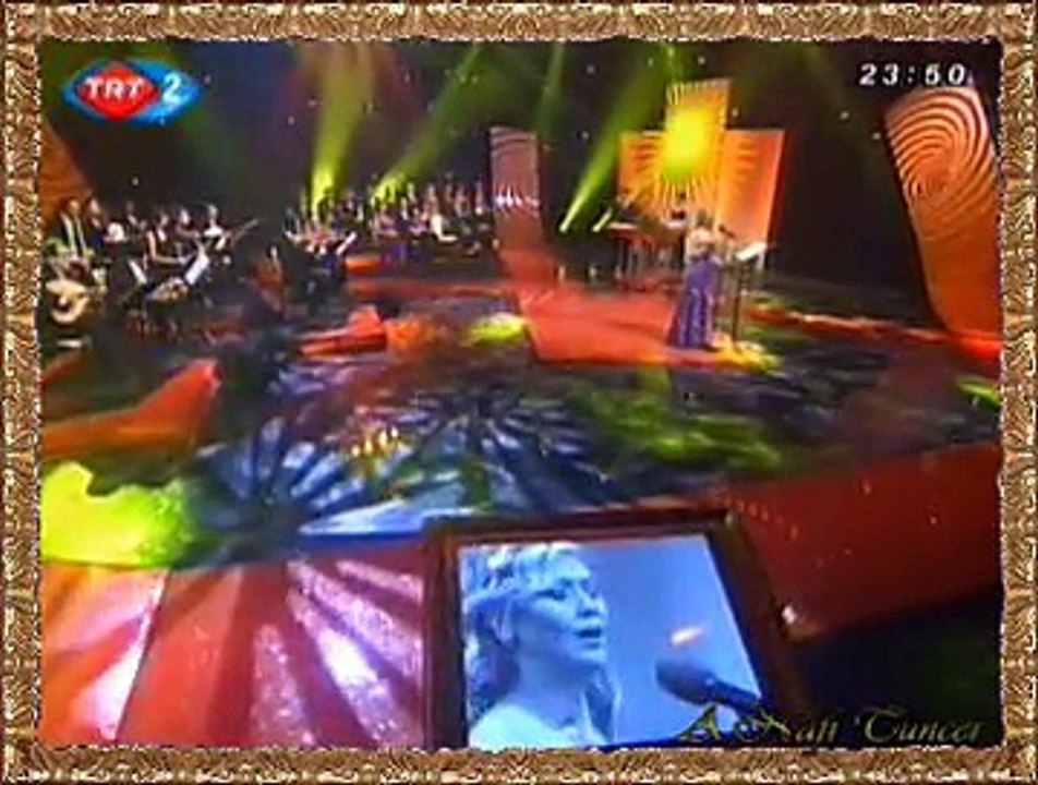 Nazlı KANAAT *Geçti Hayâl İçinde Bunca Yıl Bir Gün Gibi*