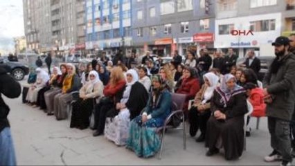 Hakkari'de Kadınlar Açık Havada Şiddeti Tartıştı