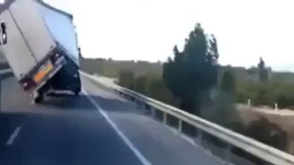 Ca camion est très vulnérable au vent