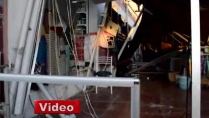 Fırtına İşyerini Yıktı, Çatıları Uçurdu