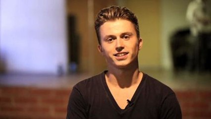 Celebrity Workouts - Behind the scenes of "Footloose" with Kenny Wormald