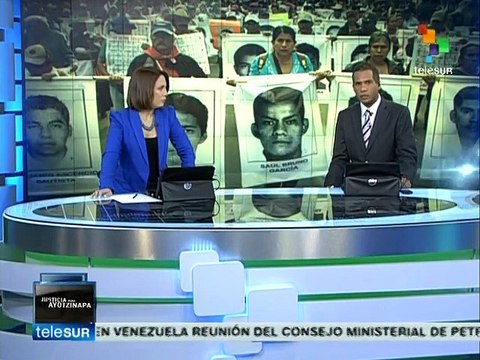 México: padres de normalistas desparecidos arriban a Acapulco