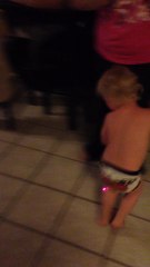 Adorable toddler freaks out over laser pointer