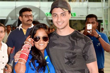 Newly weds Arpita and Aayush are back in town!