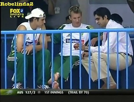 Wasim Akram teaches Mitchell Johnson how to bowl plus Brett Lee