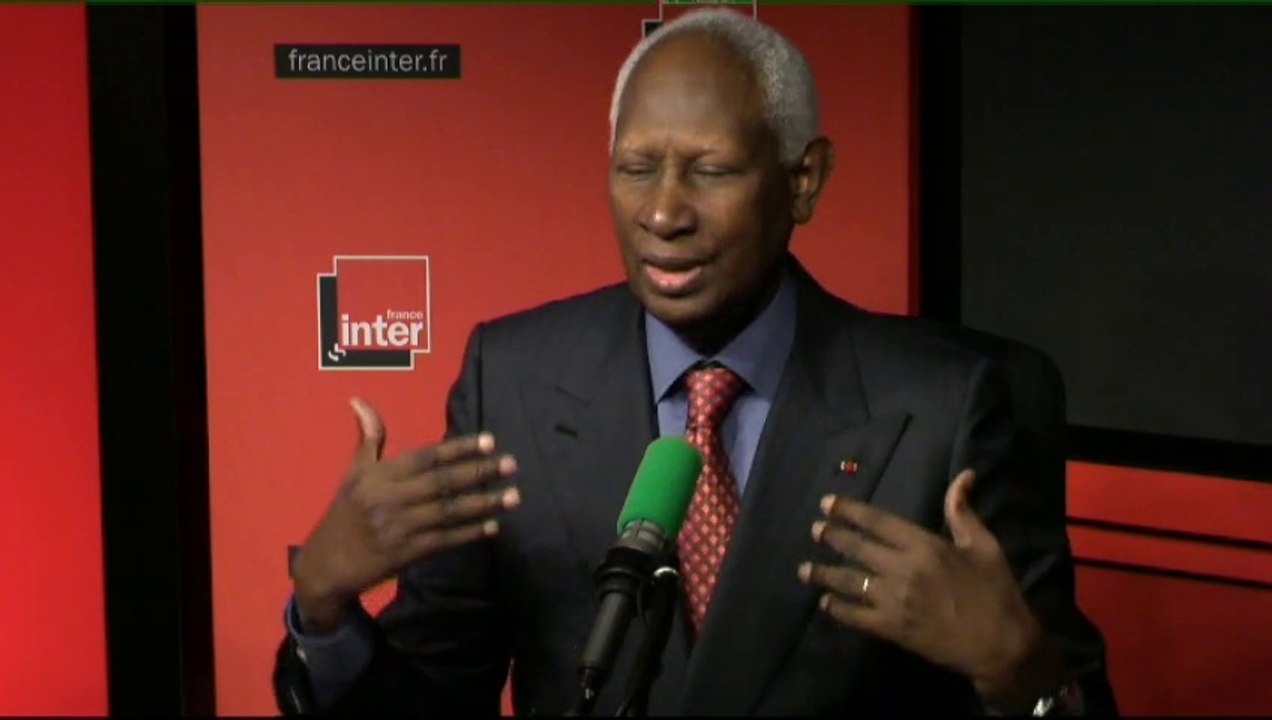 Abdou Diouf, au sujet du terrorisme, "La seule façon de s'en sortir est de lutter par la force."