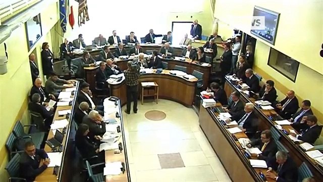 CASO COPPOLA, L'ASSESSORE RESTA AL SUO POSTO