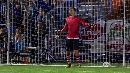 Insolite : ce gardien va en prendre plein la tête, mais va arrêter tous les tirs de l'équipe adverse !