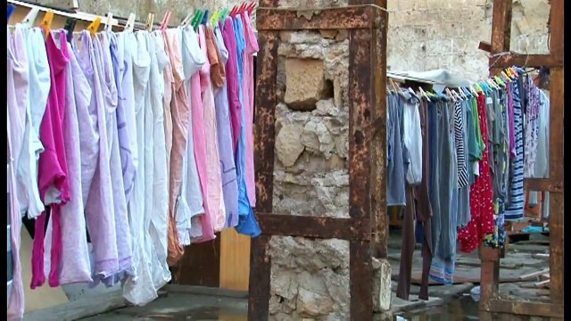 Napoli - Blitz della Polizia Municipale, sequestrato campo rom di Gianturco -live- (20.11.14)