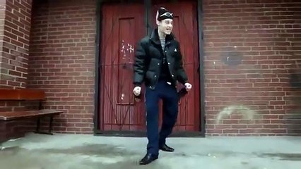 La danse de la bière d'un Russe ivre