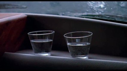 Jurassic World, il primo teaser del film cita una scena cult della saga