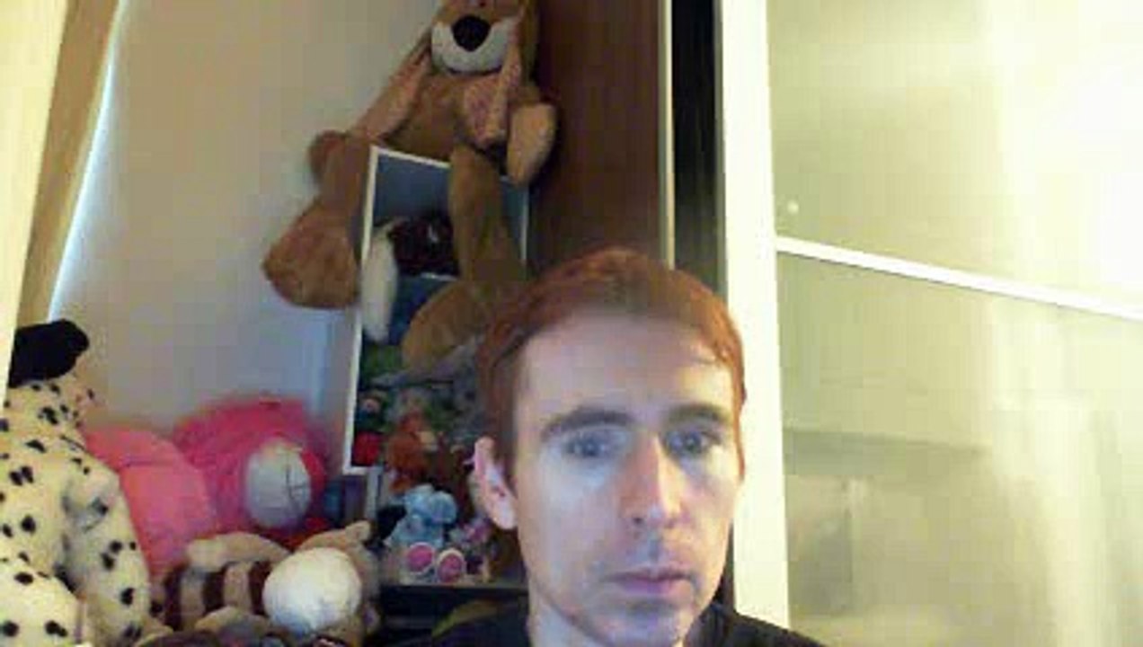 Wiwi égratigne "la femme ressort" de La Femme