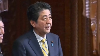 Abe dissolves parliament