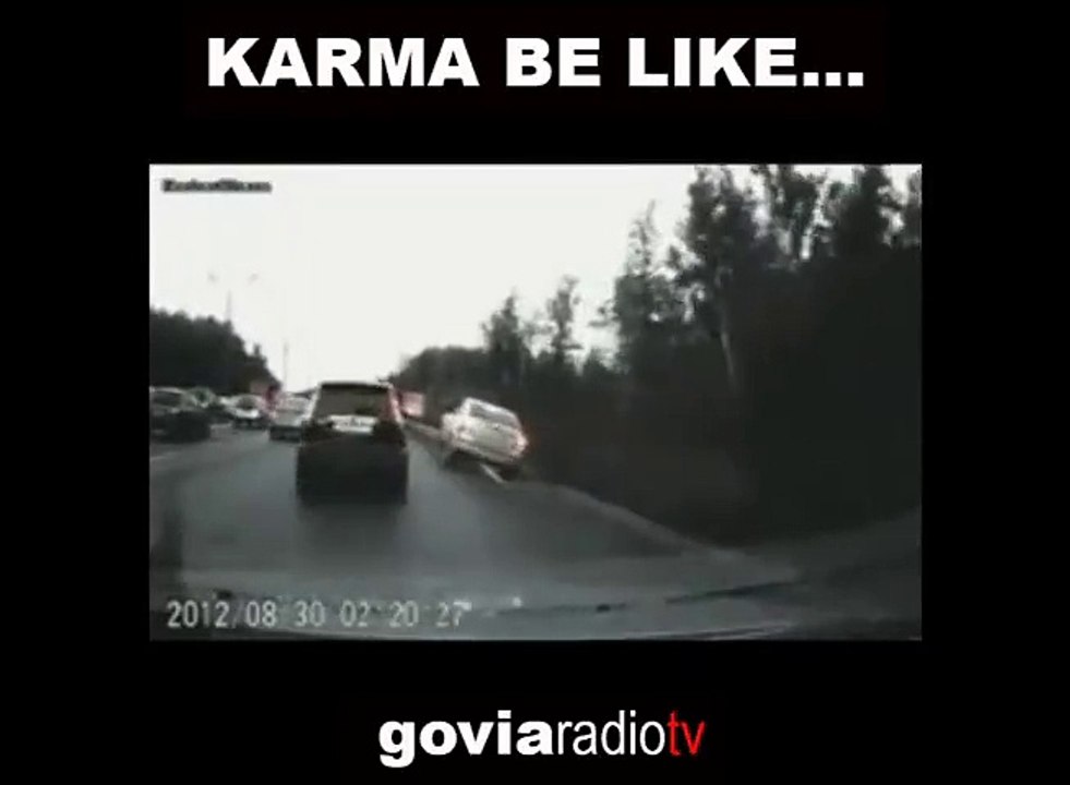 Instant karma pour un automobiliste qui double par la droite