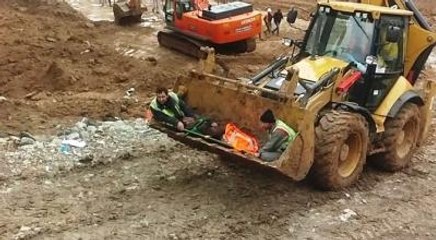 TÜİK İnşaatında İş Kazası: Ağır Yaralanan İşçi Kepçeyle Taşındı