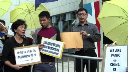 Manif prodémocratie devant le consulat britannique à Hong Kong