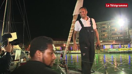 Download Video: Route du Rhum. L'arrivée de Fabrice Amédéo sur SNCF Géodis-Newrest