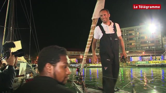 Route du Rhum. L'arrivée de Fabrice Amédéo sur SNCF Géodis-Newrest