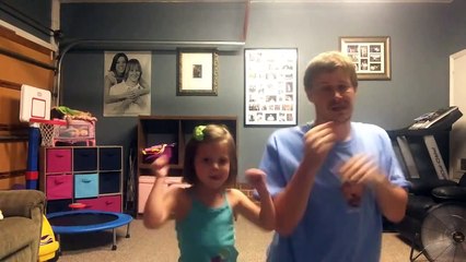 Bout de chou de 4 ans s'éclate sur "Shake it off"