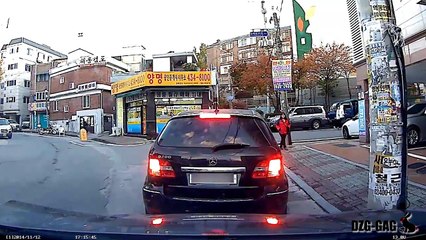 Knife fight in the streets of South Korea