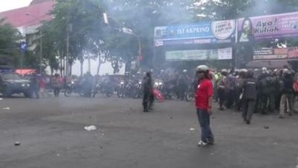 Benzin Zammı Protestosu - Göstericilerle Polis Arasında Çatışma