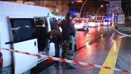 Şüpheli Çantadan Korsan Cd Çıktı