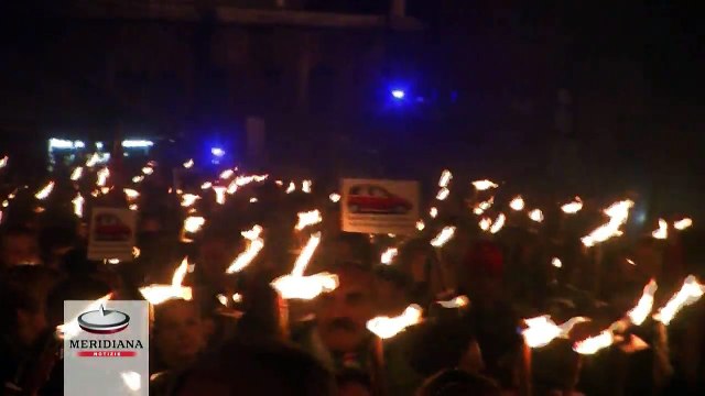 Roma Capitale, fiaccolata dei dipendenti pubblici contro il taglio degli stipendi