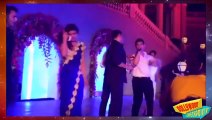 Leaked_Arpita Khan Mehndi Sangeet Ceremony Amir Khan Singing 'Aati kya Khandala' With Salman khan BY video vines F2