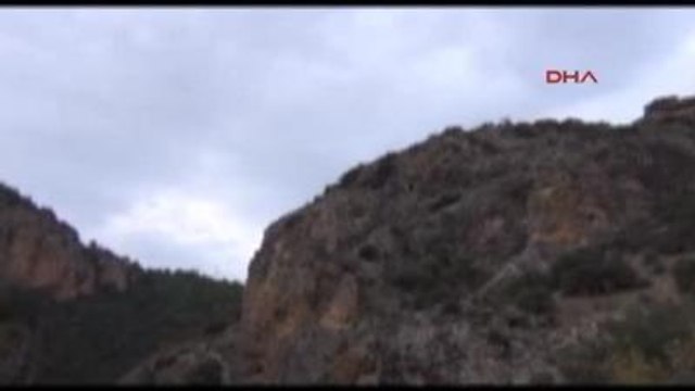Denizli Dağda Mahsur Kalan İki Keçiyi Akut Kurtardı 2