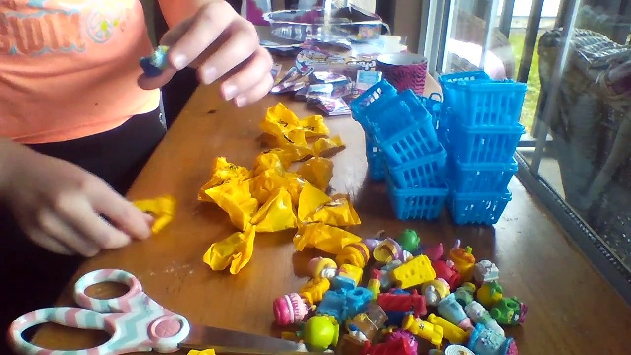 Shopkins blind bags opening!