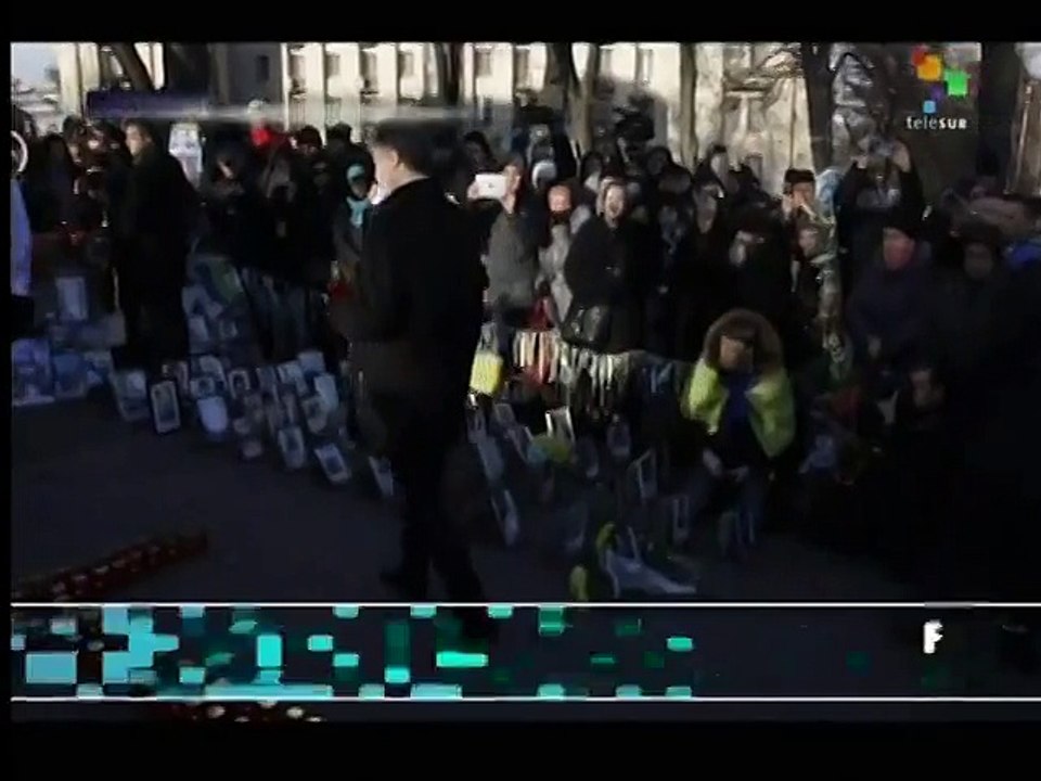 Ukraine: President heckled at memorial ceremony