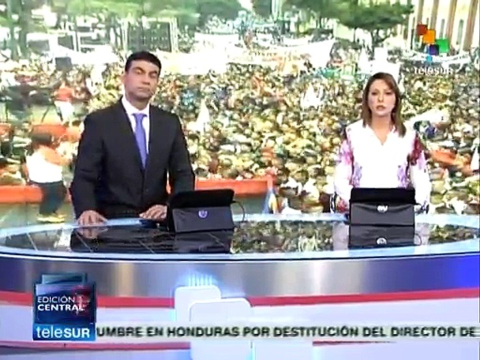 Jóvenes venezolanos pidieron la aparición de normalistas mexicanos