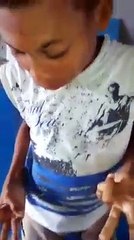 Só rindo com a ''inteligência'' desse menino kkk